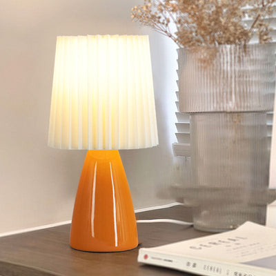 Lampe de table à 1 lumière avec base en céramique plissée en tissu de simplicité contemporaine pour salon 