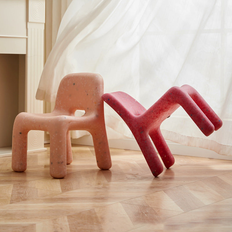 Chaise pour enfants en plastique carré créatif contemporain avec dossier pour salon 