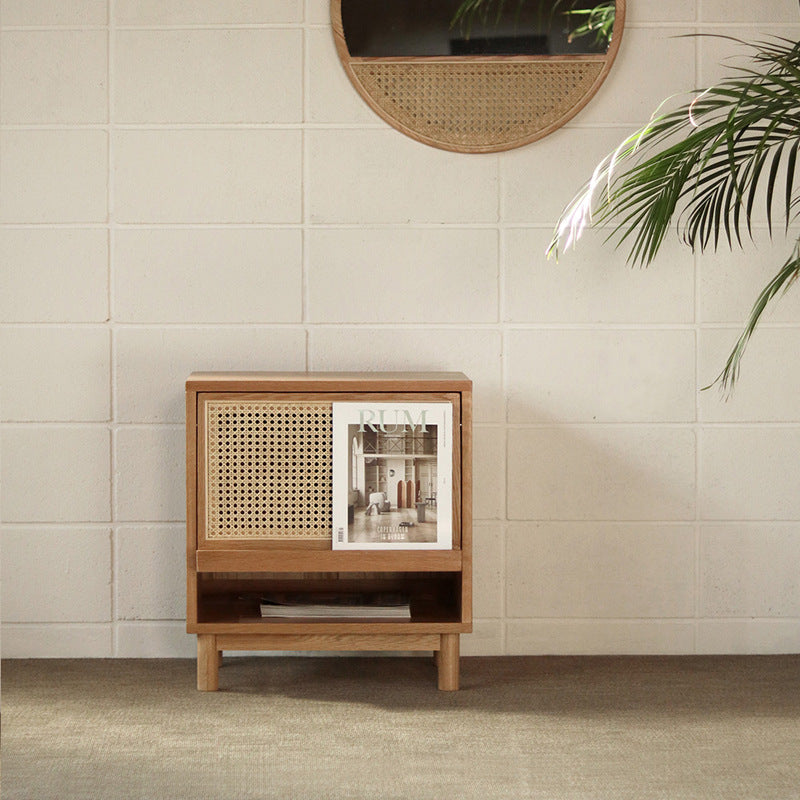 Zeitgenössischer nordischer rechteckiger Holz-Rattan-Beistelltisch mit 1 Schublade für das Wohnzimmer 
