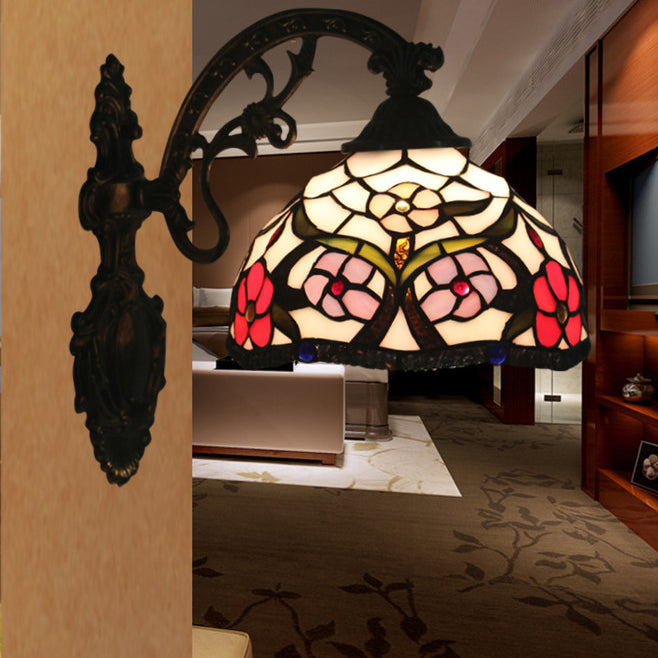 Applique murale en vitrail à un seul éclairage avec matériel en demi-cercle traditionnel Tiffany pour chambre à coucher 