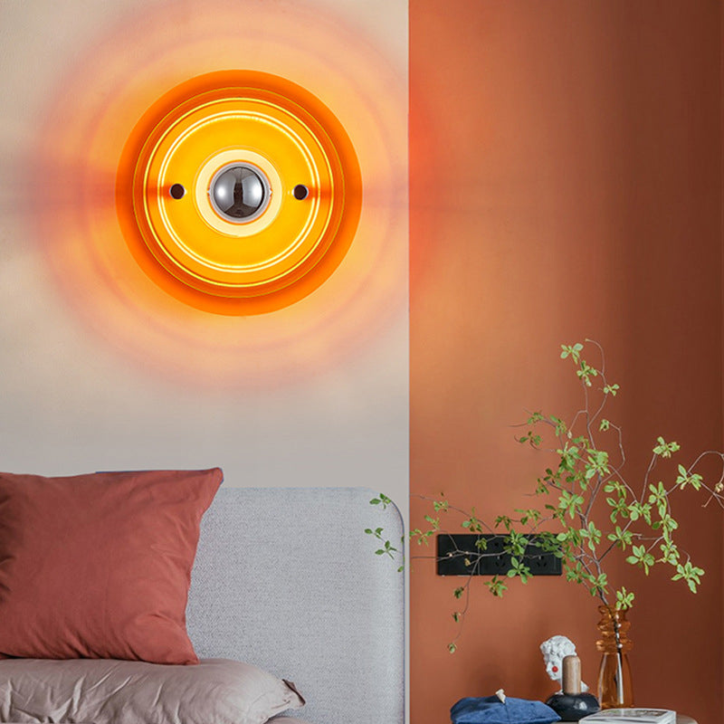 Moderne minimalistische mehrschichtige fliegende Untertasse Eisen Acryl 1-Licht Wandleuchte Lampe für Wohnzimmer 