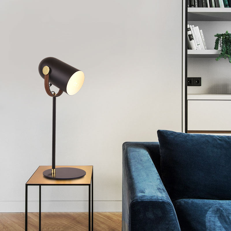 Lampe de table 1 lumière en cuir avec abat-jour cylindrique en fer nordique contemporain pour chambre 