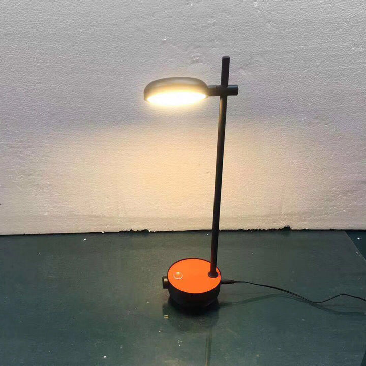 Lampe de table LED ronde en métal minimaliste moderne pour salon 