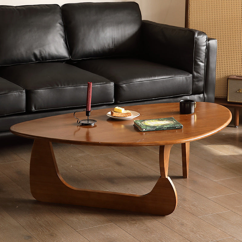 Traditioneller Vintage-Dreieck-Couchtisch mit abgerundeten Kanten aus massivem Gummibaumholz für das Wohnzimmer 