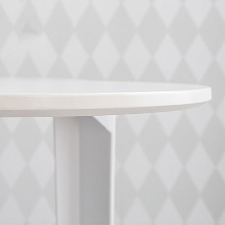 Mesa infantil moderna minimalista de PP con diseño de nube y cuatro patas para sala de estar 