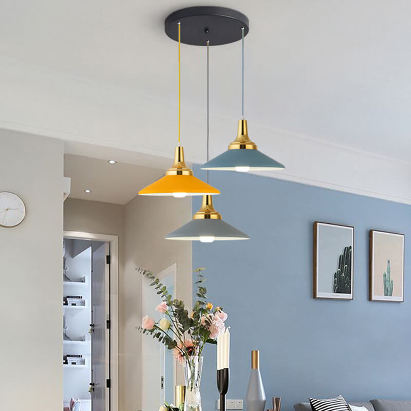 Lámpara colgante contemporánea nórdica de aluminio color macaron con diseño triangular de 1 luz para sala de estar 