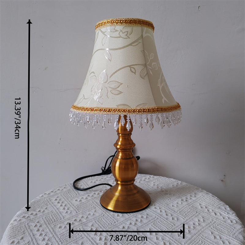 Traditionelle französische Stoff-Metall-Blumen-Zylinder-Fransenperle 1-flammige Tischlampe für Schlafzimmer 
