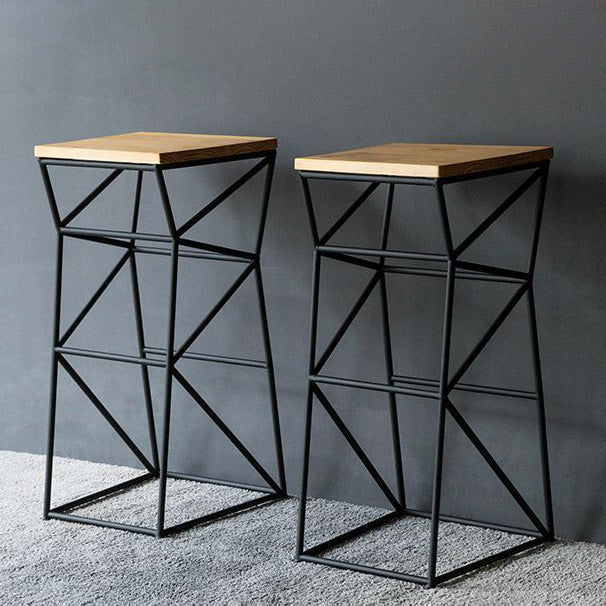Reposapiés cuadrado de taburete de bar con marco geométrico de hierro y madera contemporánea para comedor 