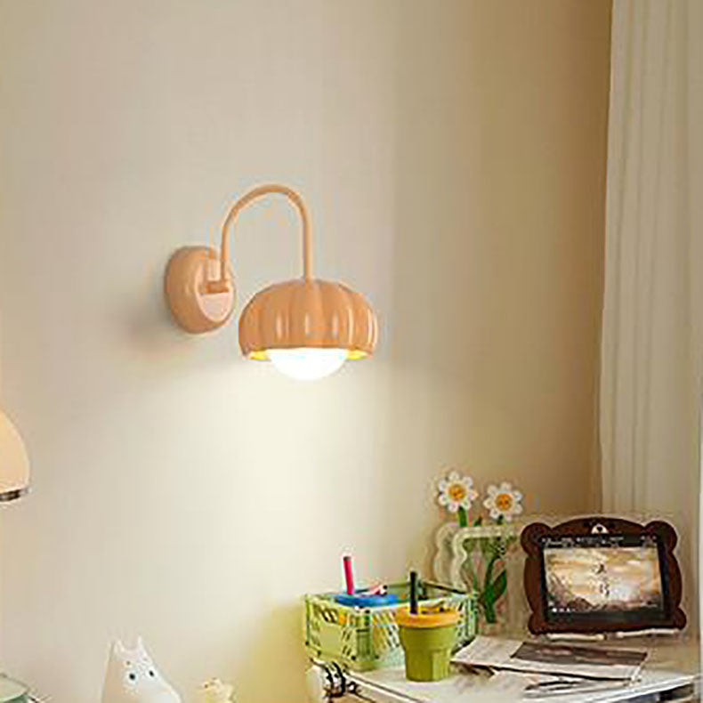 Moderne minimalistische cremefarbene ovale Wandleuchte aus Kunstharz PE mit 1 Licht für Schlafzimmer 