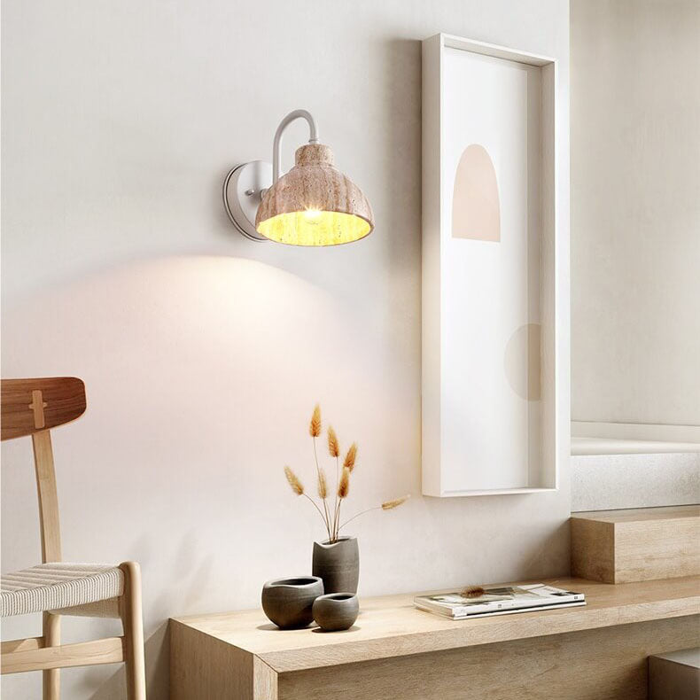 Japanischer minimalistischer gelber Travertin-Schalenform 1-Licht Wandleuchte 