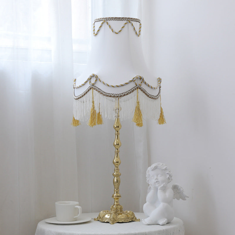 Lámpara de mesa de 1 luz de tela de latón redonda tradicional francesa para dormitorio 