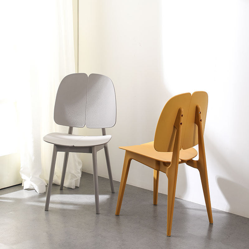 Chaise de salle à manger carrée en plastique et métal scandinave contemporain avec dossier pour salle à manger 