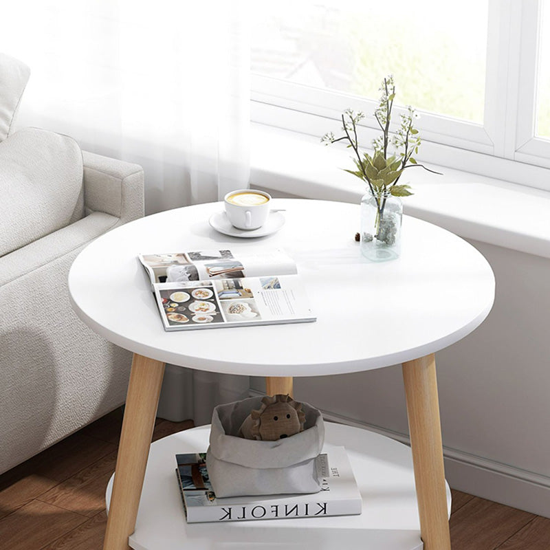 Table basse en bois moderne minimaliste avec plateau rond et base triangulaire à deux niveaux pour salon 