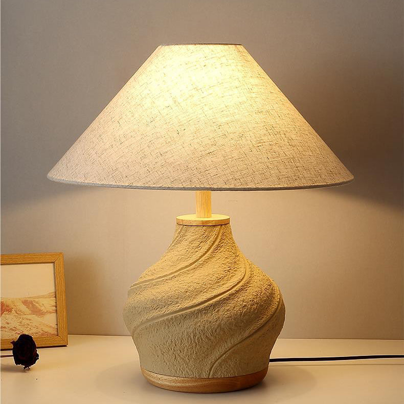 Traditionelle japanische kegelförmige Tischlampe mit Stoffschirm und Betonvase, Sockel 1-flammig fürs Arbeitszimmer 