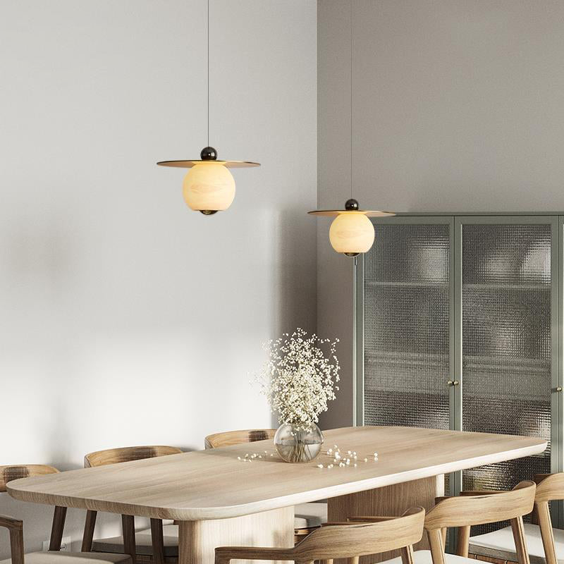 Suspension LED avec abat-jour sphérique en marbre d&