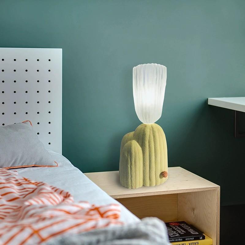 Zeitgenössische kreative Kaktus Harz Glas 1-Licht Tischlampe für Wohnzimmer 