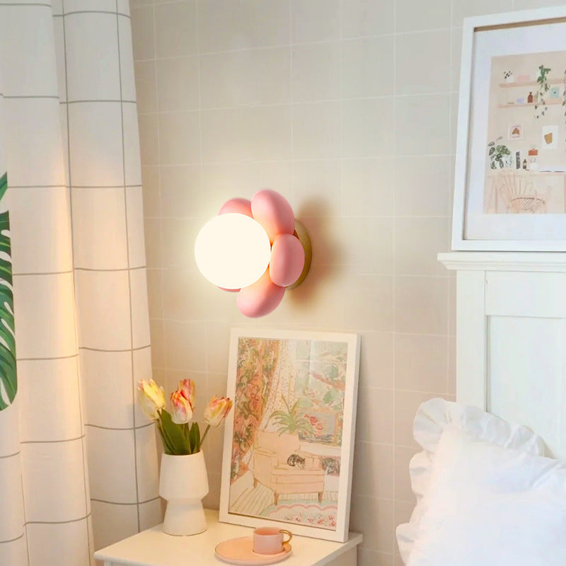 Modern Art Deco Flower Design Wood Resin 1-Light Wall Sconce Lamp For Living Room