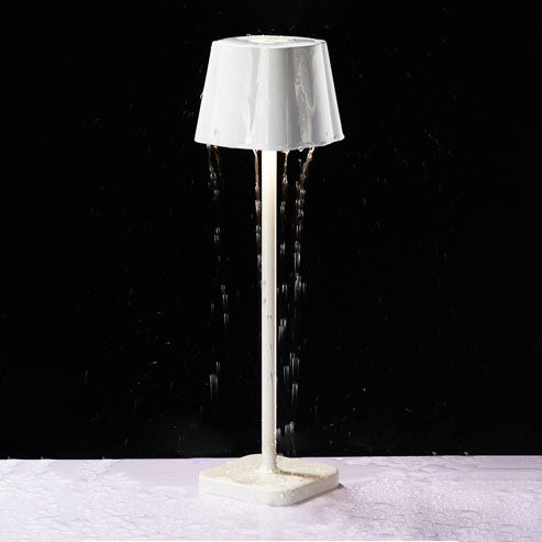 Zeitgenössische nordische Einfachheit Metall Pilz LED Tischlampe für das Schlafzimmer 