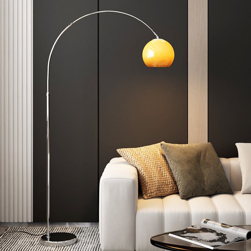 Lampe de sol contemporaine scandinave avec abat-jour rond en verre et tige de pêche en fer à 1 lumière pour salon 