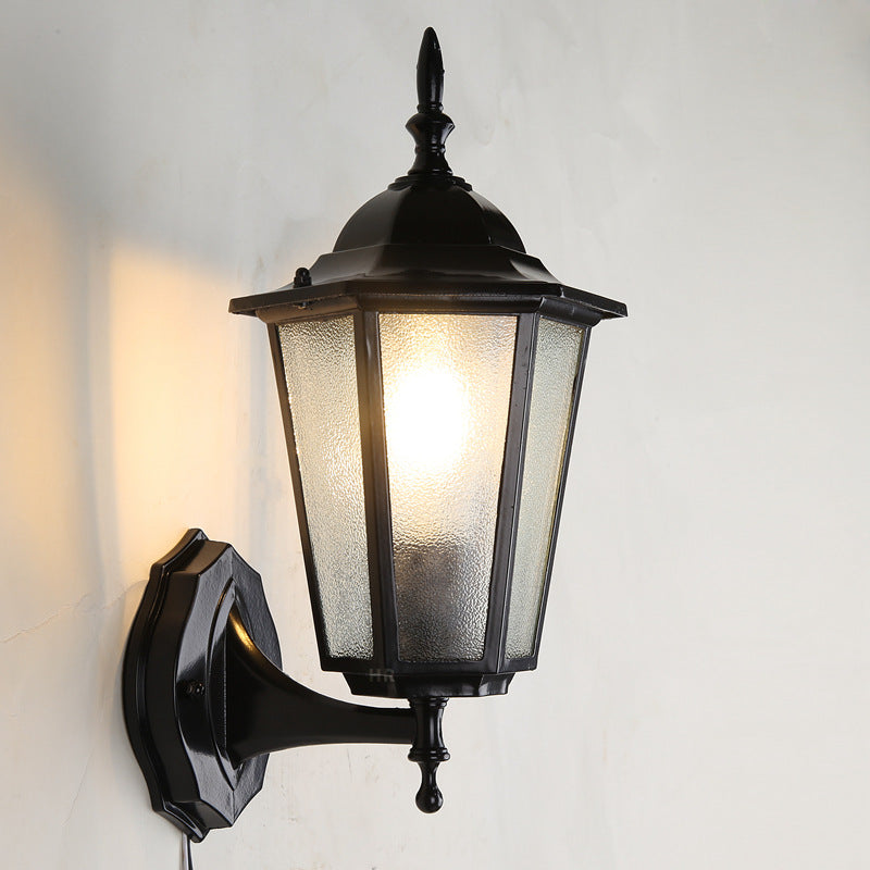 Zeitgenössische industrielle sechseckige Aluminiumrahmen Milchglas 1-Licht Außenwandleuchte Lampe für Garten 