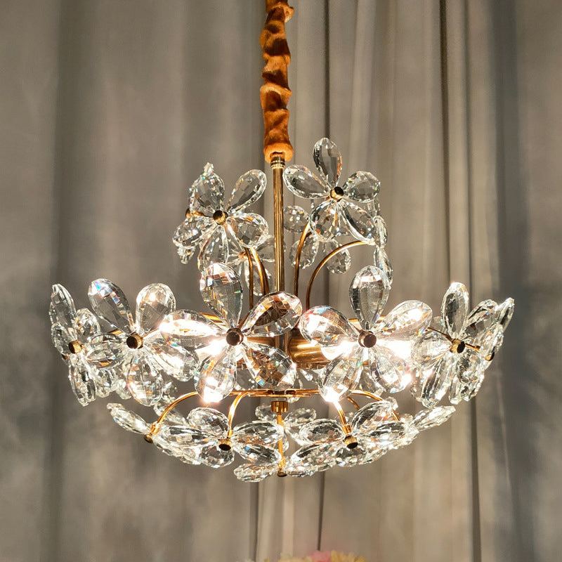 Lustres traditionnels français en cuivre et fer avec fleurs en cristal hémisphériques à 6/8 lumières pour chambre 