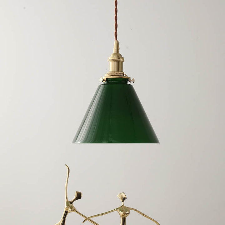 Luminaire suspendu contemporain rétro à 1 lumière en verre et cuivre à cône vert pour le salon 