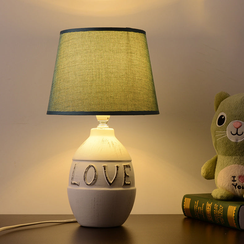 Moderne minimalistische runde Keramik Basis Stoff 1-Licht Tischlampe für Schlafzimmer 