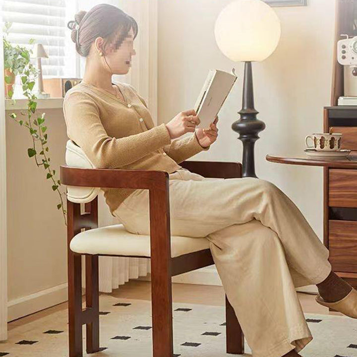 Zeitgenössischer skandinavischer Bent Square PU-Leder-Holz-Esszimmerstuhl Rückenlehne Arm für Esszimmer 