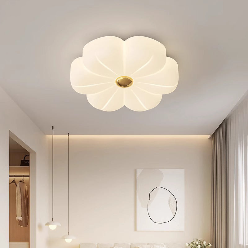 Moderne unbedeutende cremefarbene Deckenleuchte aus Blütenblatt-Eisen PET LED für Schlafzimmer 