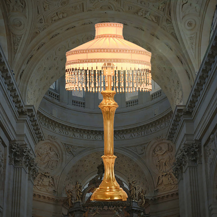 Zeitgenössische Luxus-Tischlampe aus Stoff mit rundem Schirm und Messingsockel, 1 Licht, für das Home Office 