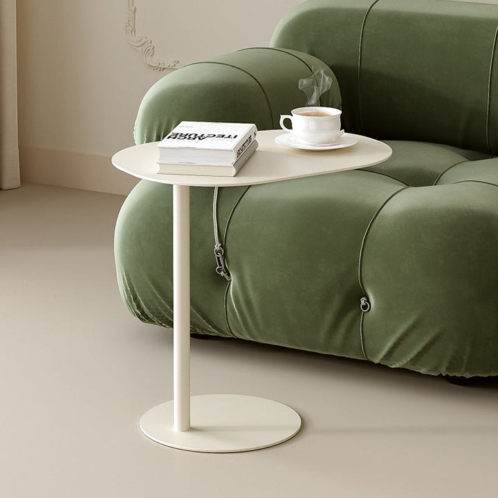 Moderner minimalistischer geometrischer runder Beistelltisch aus Eisen und Kohlenstoffstahl für das Wohnzimmer 