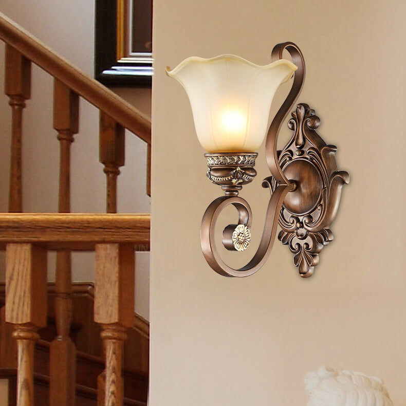 Traditionelle Vintage Eisen Glas Blumenform 1-Licht Wandleuchte Für Flur 