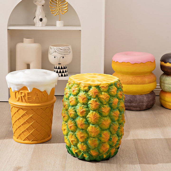 Zeitgenössischer kreativer zylindrischer Donut-Makronen-Ananasreifen-Eiscreme-Harzstuhl für das Wohnzimmer 