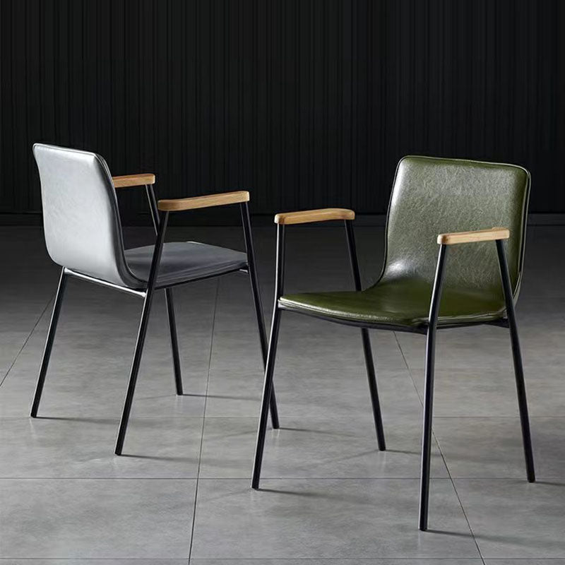 Chaise de salle à manger contemporaine en cuir rembourré avec accoudoir et dossier en bois pour salle à manger 