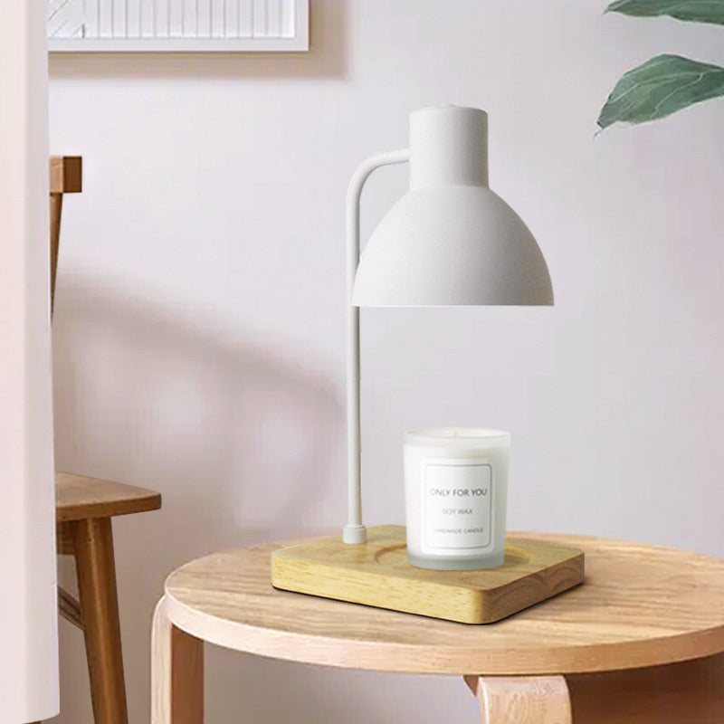 Lampe de table à une lumière avec abat-jour en dôme scandinave contemporain et base carrée en bois, effet cire fondue, pour chambre 