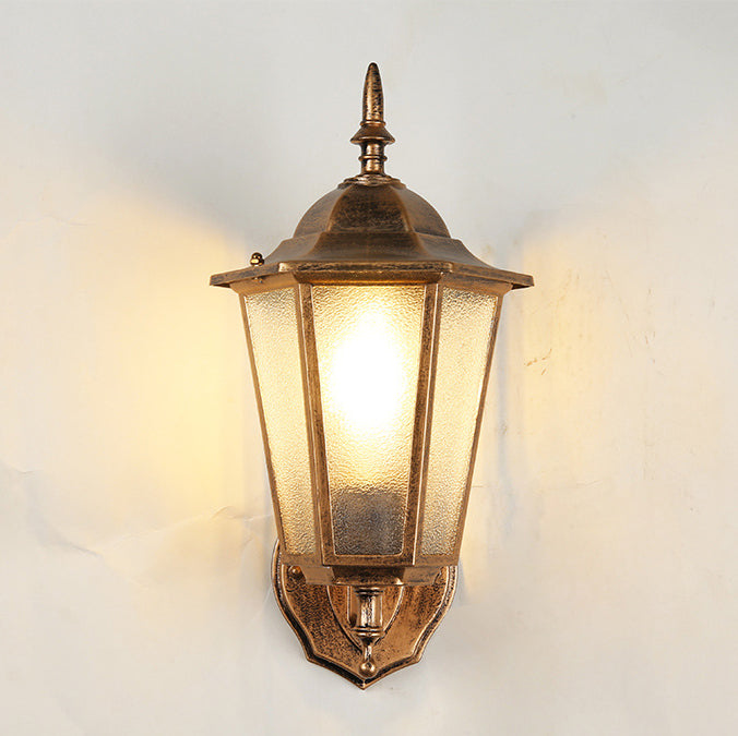 Zeitgenössische industrielle sechseckige Aluminiumrahmen Milchglas 1-Licht Außenwandleuchte Lampe für Garten 