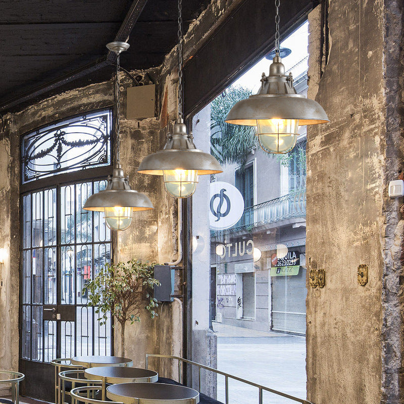 Zeitgenössische industrielle Retro-Pendelleuchte im Used-Look aus grauem Aluminium mit halbrundem Schirm und 1 Licht für Unterhaltungsräume 