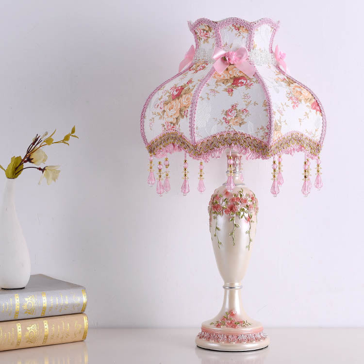 European Romantic Fabric Tassel 1-Light Table Lamp