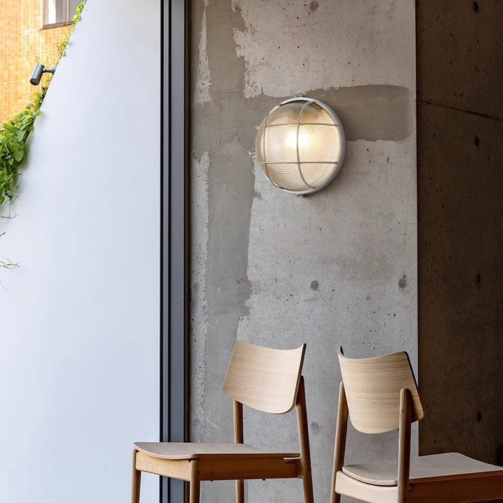 Zeitgenössische industrielle Aluminiumglas-runde ovale 1-Licht-Wandleuchterlampe für den Flur 