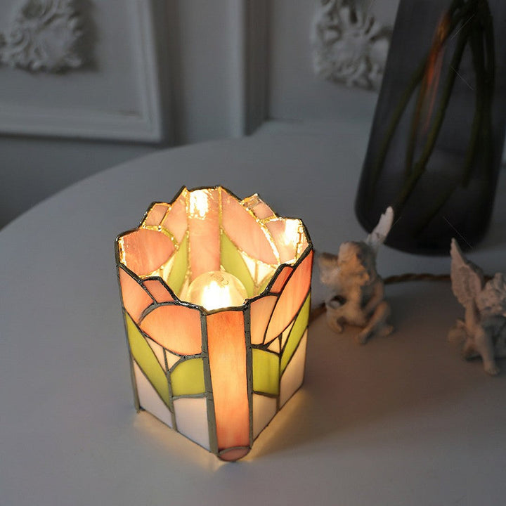 Traditionelle quadratische 1-flammige Tischlampe aus Tiffanyglas für Schlafzimmer 