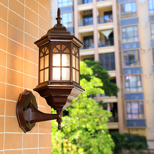 Traditionelle europäische Aluminiumlegierung Schloss Design Glas 1-Licht wasserdichte Wandleuchte Lampe für Außenterrasse 
