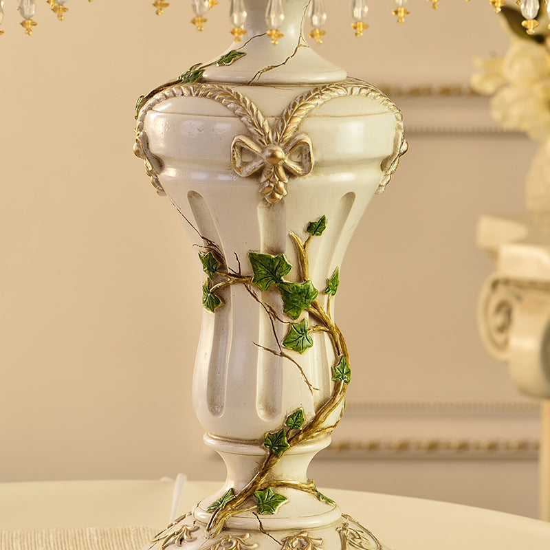 Lampe de table à une lumière avec vase en tissu résiné fer traditionnel européen peint à franges pour chevet 