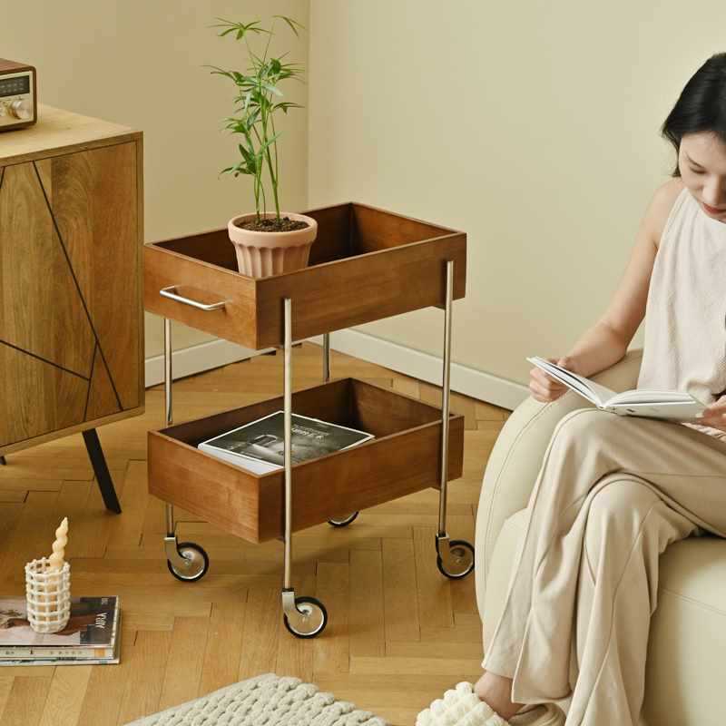 Zeitgenössischer Retro Rechteckiger Holz-Edelstahl-Beistelltisch, 2-stufig, beweglich für das Wohnzimmer 