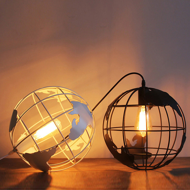 Zeitgenössische industrielle runde Globus Eisen Mesh Shade 1-Licht Pendelleuchte für Wohnzimmer 