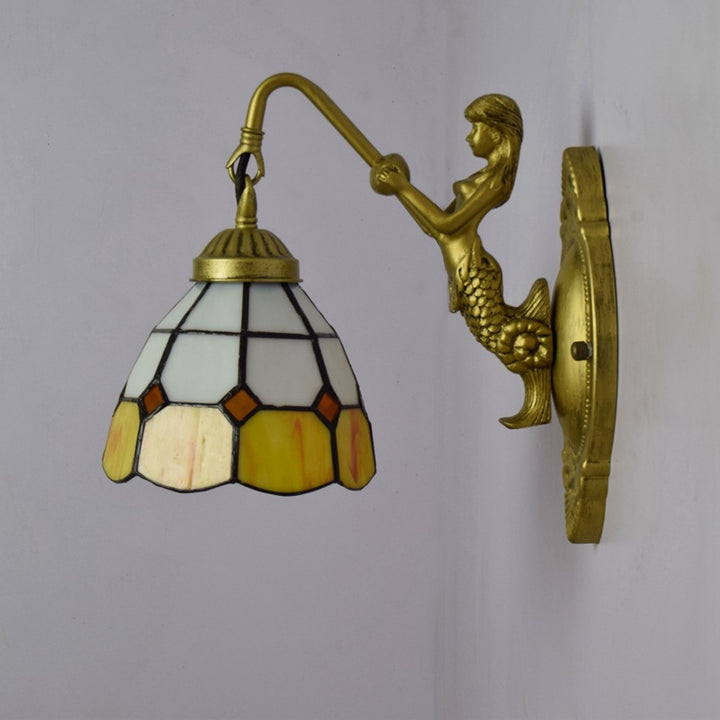 Traditionelle 1-flammige Tiffany-Wandleuchte aus Kunstharz, Eisen und Glas im Meerjungfrauen-Design für das Wohnzimmer 