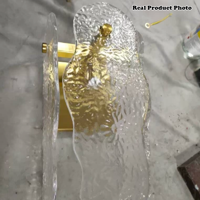 Moderne minimalistische Wasserwellen-Eisen-Glas-1-Licht-Wandleuchte für das Schlafzimmer 