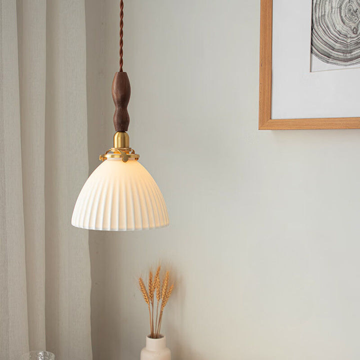 Lustre suspendu rond en céramique, laiton et noyer japonais traditionnel à 1 lumière pour salle à manger 