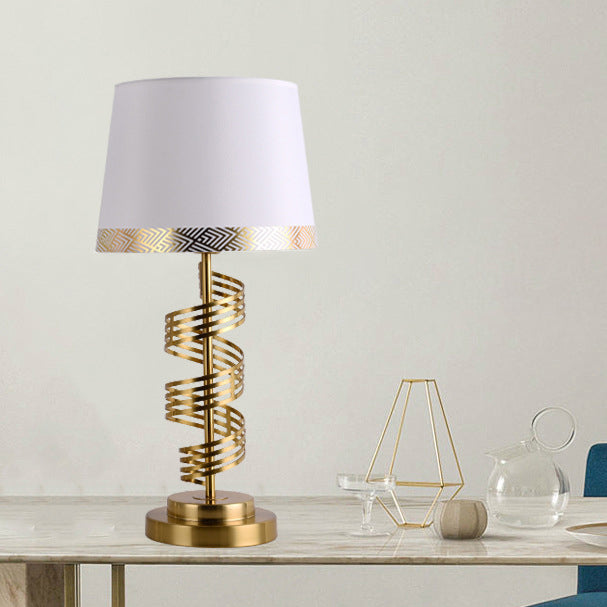 Lampe de table moderne minimaliste en tissu de fer cylindrique à 1 lumière pour chambre 
