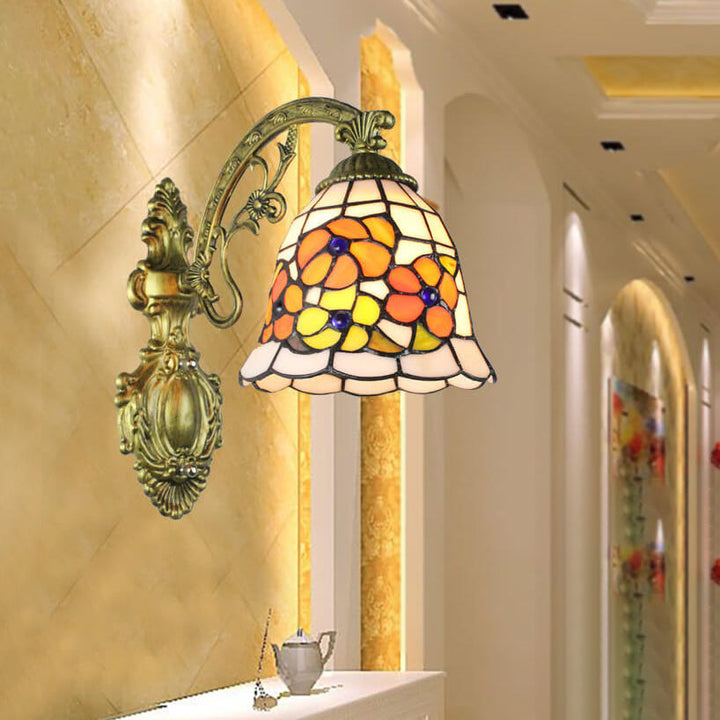 Traditionelle Tiffany Flower Cup Eisen Buntglas 1-Licht Wandleuchte Lampe für Wohnzimmer 