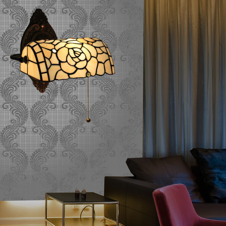 Traditional Vintage Tiffany Floral Stained Glass 1-Light Wall Sconce Lamp For Living Room